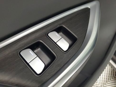 Used 2025 Lucid Air Pure RWD image 19