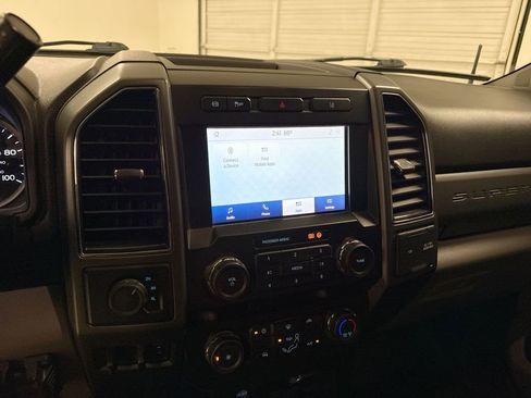 Used 2020 Ford F250 XLT image 14