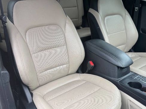 Used 2021 Ford Escape Titanium image 7