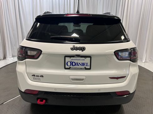 Used 2025 Jeep Compass Trailhawk w/ Trailhawk Elite Group AWD/4WD image 28