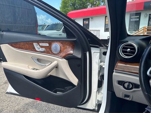Used 2019 Mercedes-Benz E 300 w/ Premium 1 Package image 21