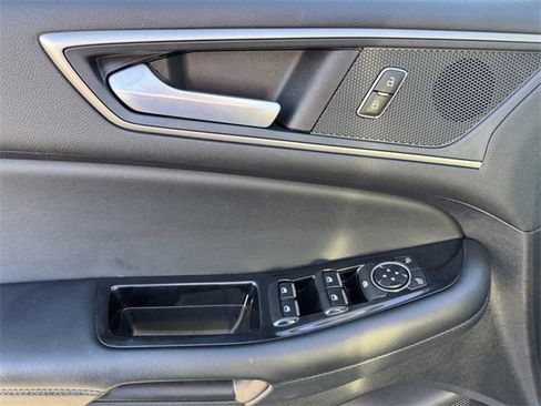 Used 2020 Ford Edge SEL w/ Convenience Package image 12