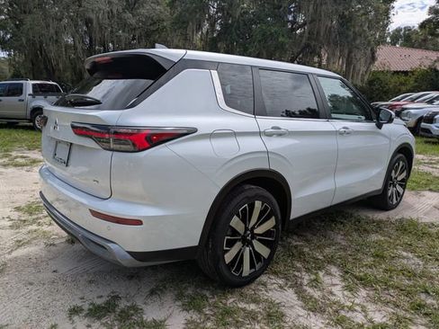 New 2026 Mitsubishi Outlander SE FWD image 4