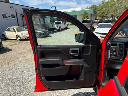 Used 2019 Chevrolet Silverado 1500 LT AWD/4WD image 16