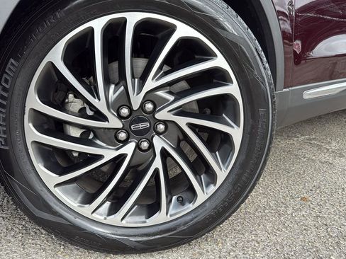 Used 2020 Lincoln Nautilus Reserve w/ Equipment Group 201A image 9