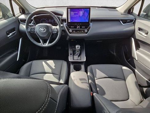 Used 2026 Toyota Corolla Cross XLE FWD image 18