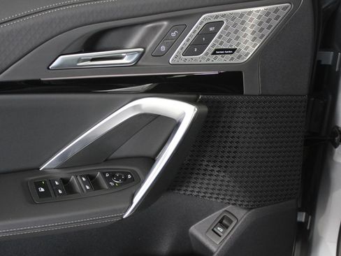 Certified 2025 BMW X2 xDrive28i w/ Premium Package image 22