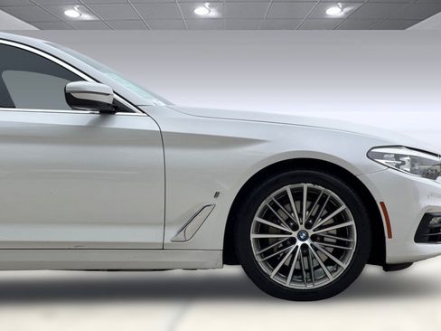 Used 2018 BMW 530e RWD image 35