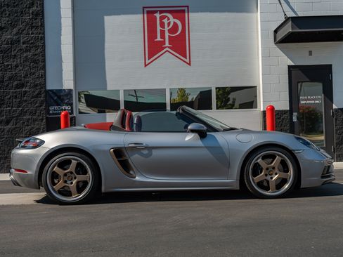 Used 2021 Porsche 718 Boxster RWD image 25