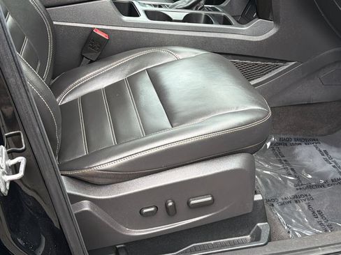 Used 2018 Ford Escape Titanium w/ Ford Safe & Smart Package AWD/4WD image 11