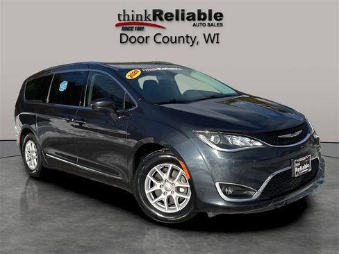 Used 2020 Chrysler Pacifica Touring-L image 7