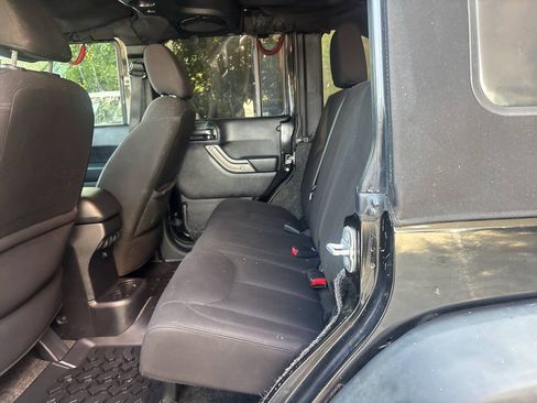 Used 2014 Jeep Wrangler Unlimited Sport w/ Quick Order Package 24S AWD/4WD image 13