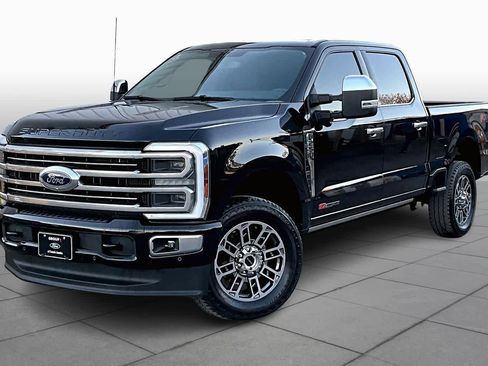 Used 2025 Ford F250 Platinum w/ Platinum Plus Package image 34