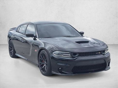 Used 2019 Dodge Charger Scat Pack w/ Dynamics Package RWD image 3