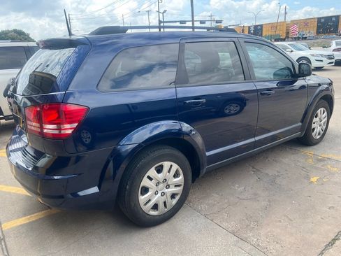 Used 2019 Dodge Journey SE FWD image 6