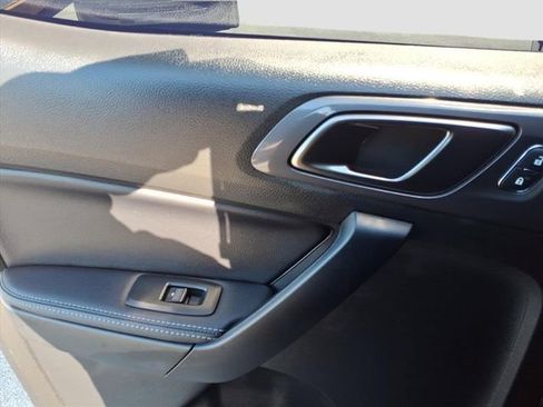 Used 2023 Ford Ranger Lariat w/ FX4 Off-Road Package image 9