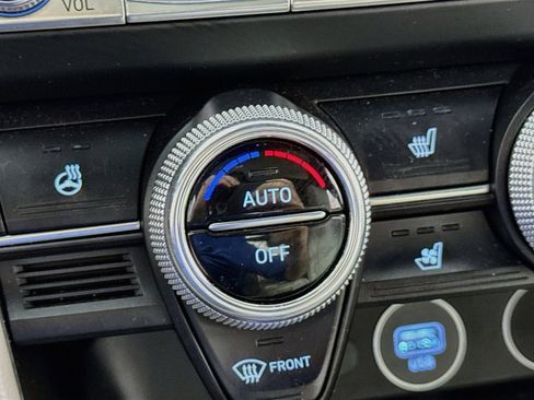 Used 2023 Genesis G70 2.0T w/ Sport Prestige Package AWD/4WD image 5