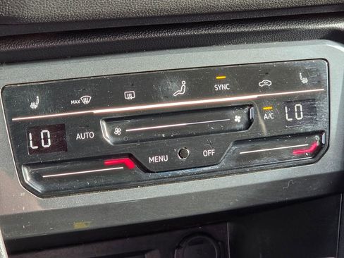 Used 2023 Volkswagen Tiguan SE image 20