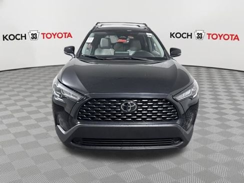 Used 2024 Toyota Corolla Cross LE image 2