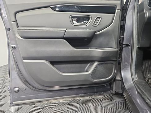 Certified 2025 Honda Pilot Touring image 10