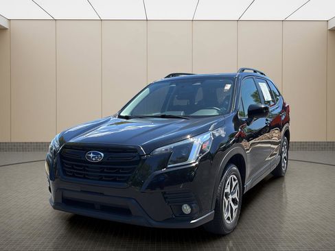 Used 2023 Subaru Forester Premium AWD/4WD image 1