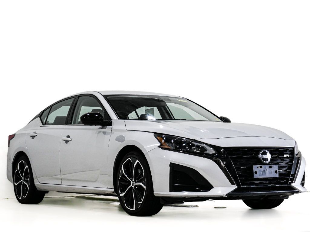 Used 2024 Nissan Altima 2.5 SR FWD image 1