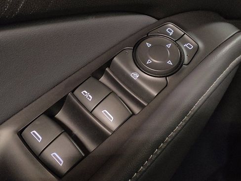 Used 2021 Buick Enclave Essence image 27