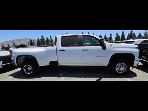 Used 2025 Chevrolet Silverado 3500 W/T AWD/4WD image 4