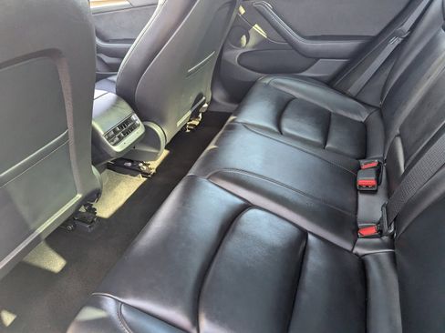 Used 2022 Tesla Model 3 image 15