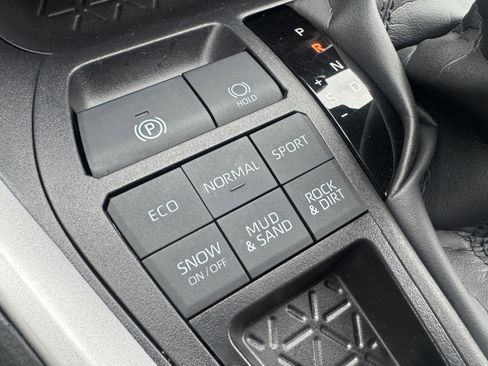 Certified 2025 Toyota RAV4 XLE image 28