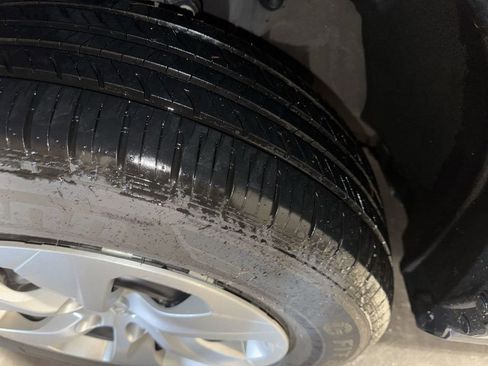 Used 2021 Toyota RAV4 LE image 11