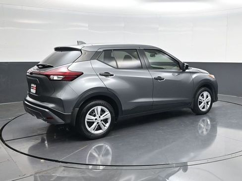 Used 2025 Nissan Kicks Play S FWD image 3