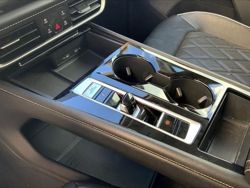 Used 2024 Volkswagen Atlas SEL Premium R-Line image 17