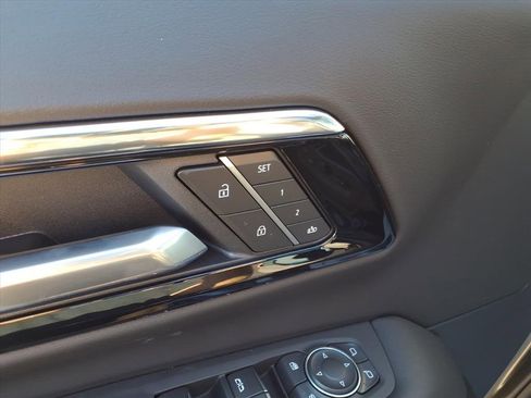 New 2026 Chevrolet Suburban Premier image 11