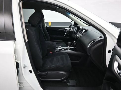 Used 2015 Nissan Pathfinder S image 50