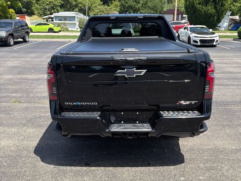 Used 2025 Chevrolet Silverado EV RST AWD/4WD image 4