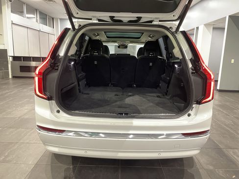 Used 2025 Volvo XC90 B6 Plus image 38