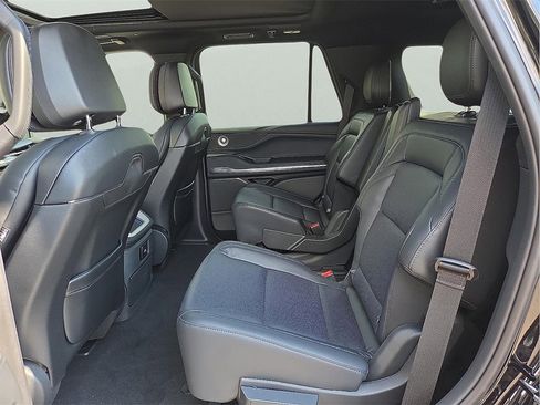 New 2025 Lincoln Navigator Reserve w/ Jet Appearance Package image 9