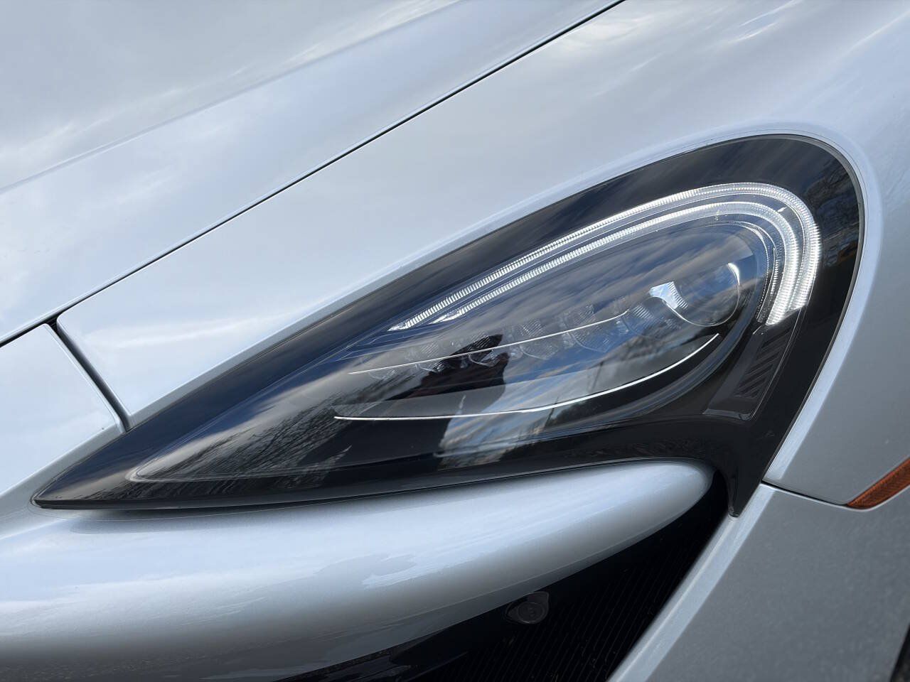 Used 2017 McLaren 570S RWD image 24