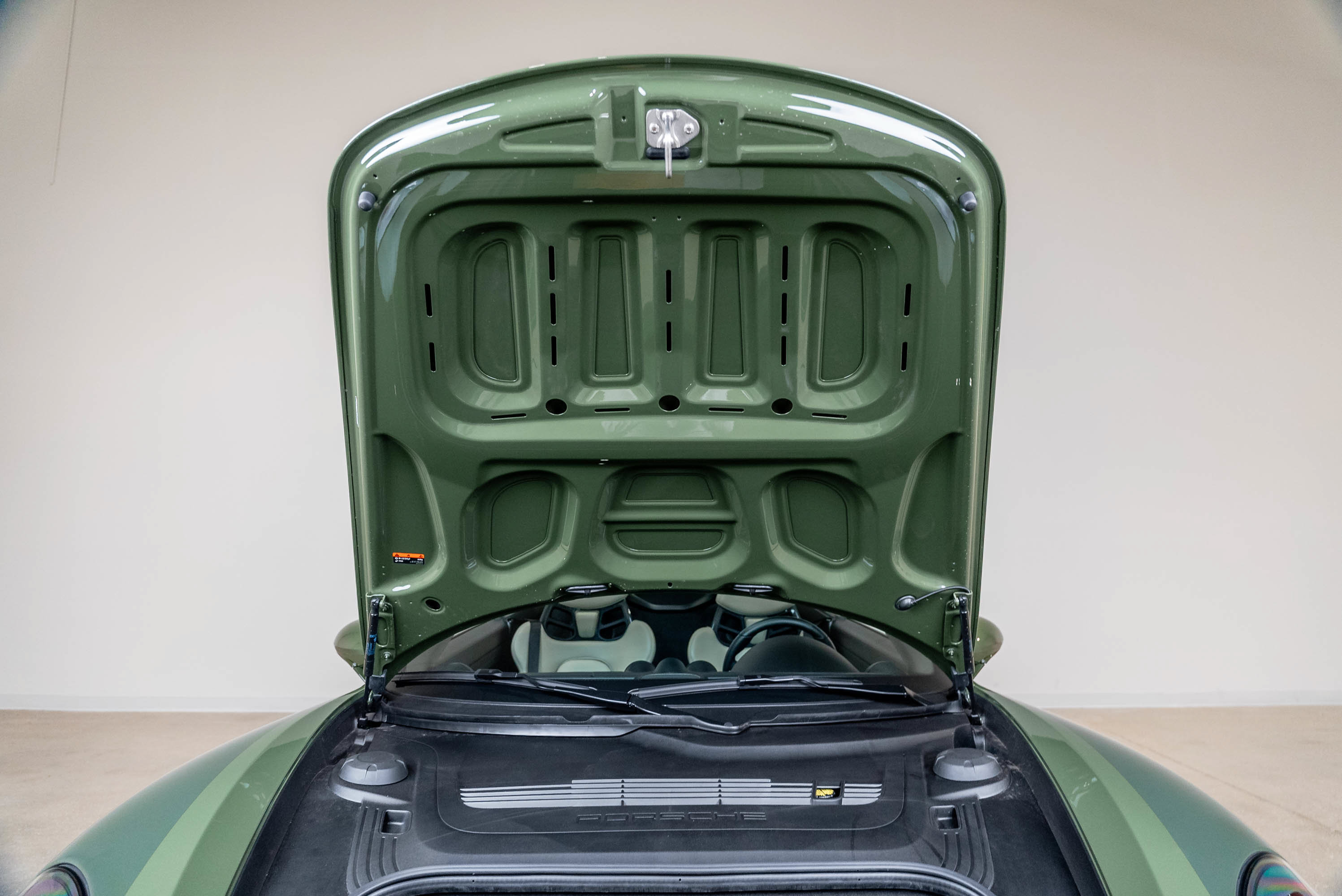 Used 2022 Porsche 718 Boxster Spyder RWD image 16