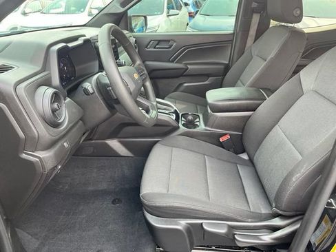 Used 2025 Chevrolet Colorado W/T w/ Advanced Trailering Package AWD/4WD image 15