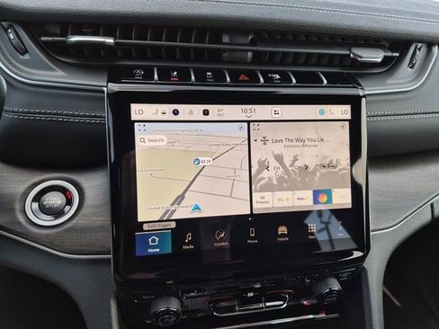 New 2025 Jeep Grand Cherokee L Limited image 24