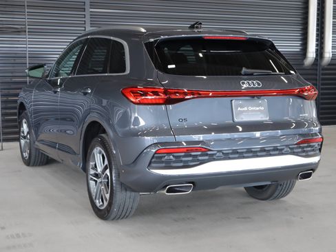 Certified 2025 Audi Q5 Premium w/ Convenience Package AWD/4WD image 2