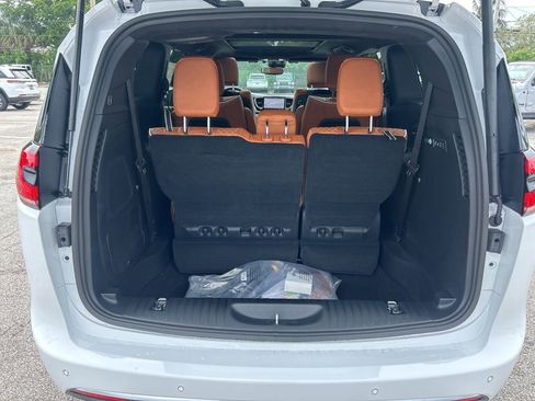 New 2025 Chrysler Pacifica Pinnacle w/ Trailer Tow Group image 29