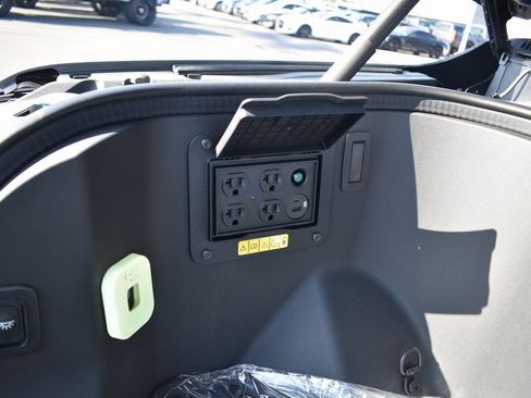 Used 2025 Ford F150 Lightning Lariat AWD/4WD image 34