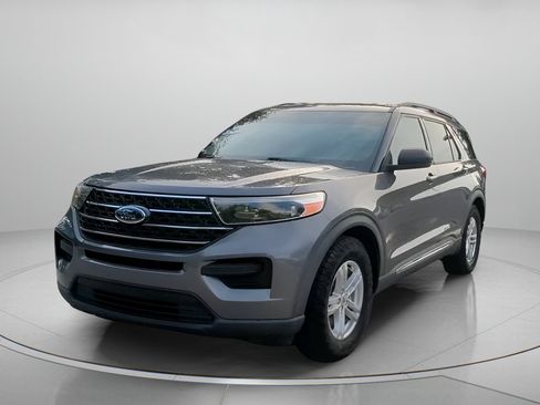 Certified 2021 Ford Explorer XLT RWD image 11