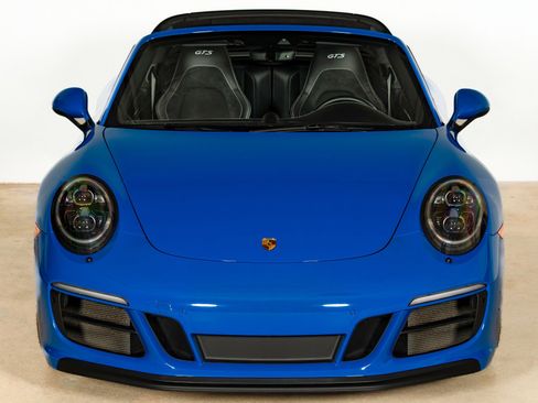 Used 2018 Porsche 911 Targa 4 GTS image 3