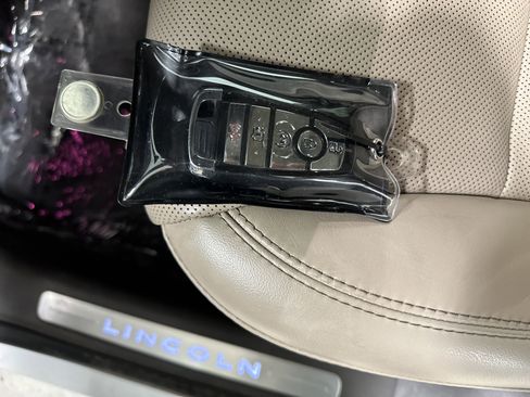 Used 2020 Lincoln Corsair Reserve w/ Equipment Group 201A image 36