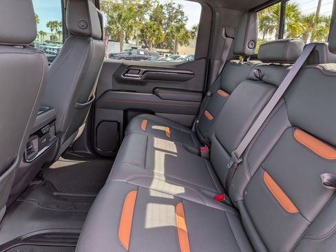 Certified 2024 GMC Sierra 1500 AT4 w/ Technology Package AWD/4WD image 17