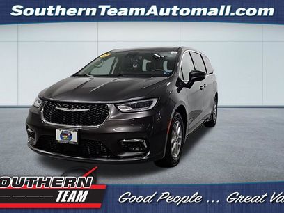 Used 2023 Chrysler Pacifica Touring-L